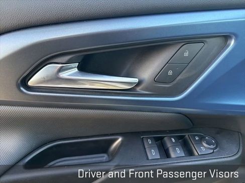 Used 2025 Chevrolet Equinox EV LT w/ Convenience Package image 29