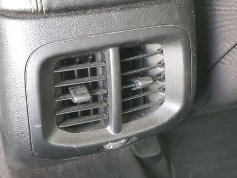 Used 2018 Jeep Cherokee Latitude image 11