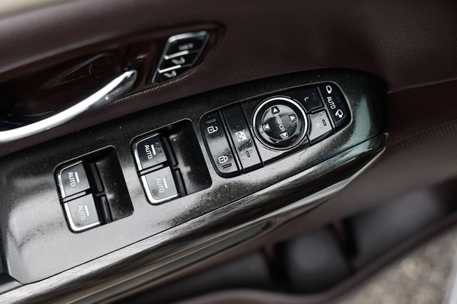 Used 2018 Kia Sedona SX Limited FWD image 51
