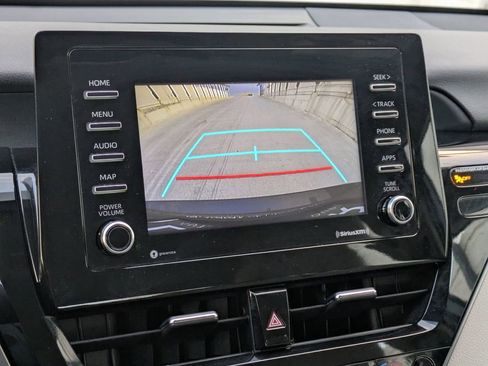 Used 2022 Toyota Camry SE image 16