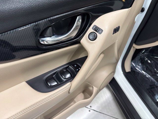 Used 2020 Nissan Rogue SL w/ Premium Package FWD image 13