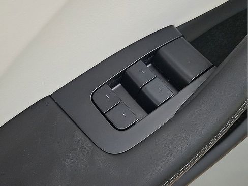 Used 2025 Tesla Model 3 Long Range AWD/4WD image 18