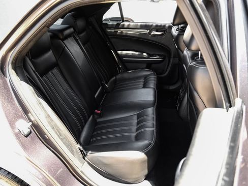 Used 2019 Chrysler 300 S RWD image 47