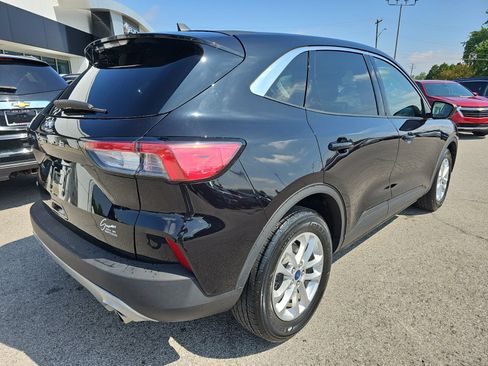 Used 2022 Ford Escape SE FWD image 9