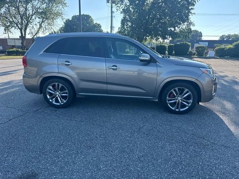 Used 2015 Kia Sorento SX FWD image 5