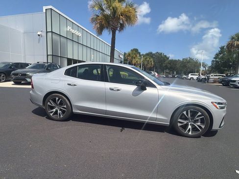 Used 2025 Volvo S60 B5 Core FWD image 20