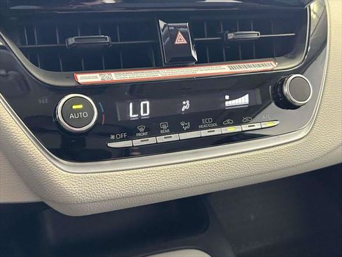 Certified 2025 Toyota Corolla LE FWD image 24