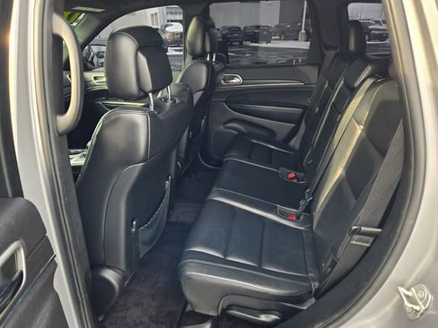 Used 2018 Jeep Grand Cherokee Limited image 16