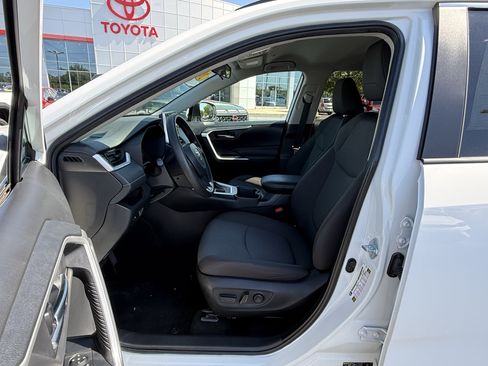 Used 2024 Toyota RAV4 XLE AWD/4WD image 13