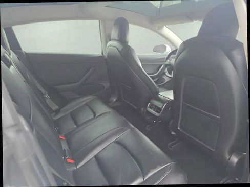 Used 2018 Tesla Model 3 Long Range image 15