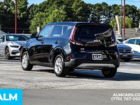 Used 2025 Kia Soul LX w/ LX Technology Package FWD image 7