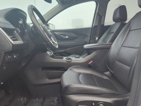 Used 2024 GMC Terrain SLT image 47
