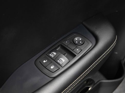 Used 2015 Dodge Challenger SRT Hellcat image 29