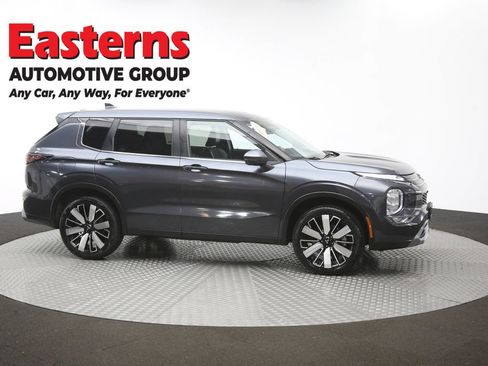 Used 2025 Mitsubishi Outlander SE AWD/4WD image 47