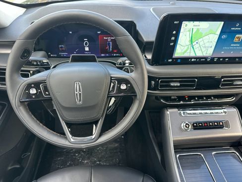 New 2026 Lincoln Aviator AWD image 13