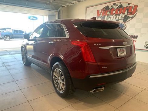 Used 2018 Cadillac XT5 Luxury w/ Driver Awareness Package AWD/4WD image 3