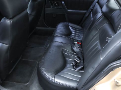 Used 1994 Oldsmobile Cutlass Supreme S FWD image 6