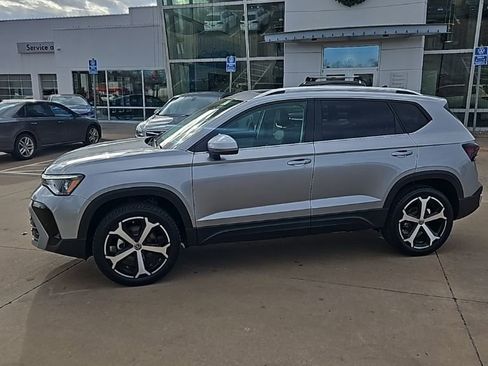 New 2026 Volkswagen Taos SEL AWD/4WD image 8
