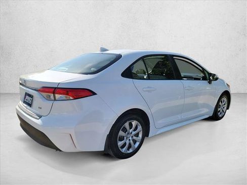 Used 2025 Toyota Corolla LE FWD image 5