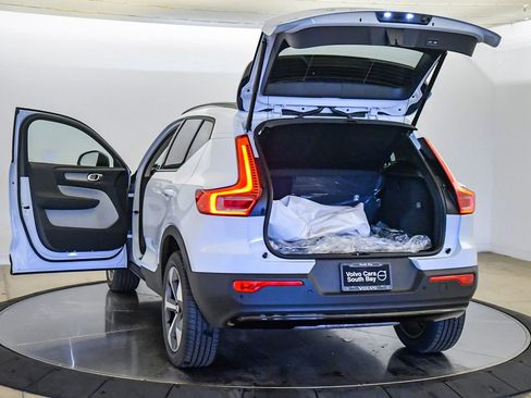 New 2026 Volvo XC40 B5 Plus w/ Protection Package Premier image 26