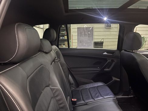 Used 2021 Volkswagen Tiguan SEL Premium R-Line image 32