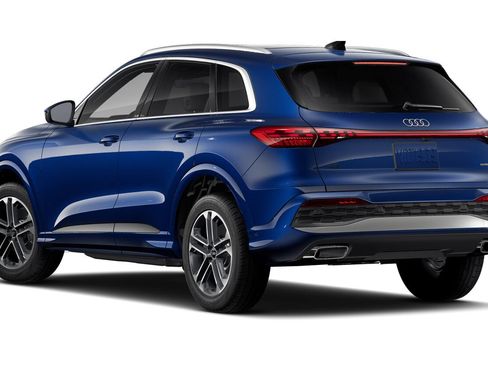 Certified 2025 Audi Q5 Premium Plus w/ Premium Plus AWD/4WD image 2