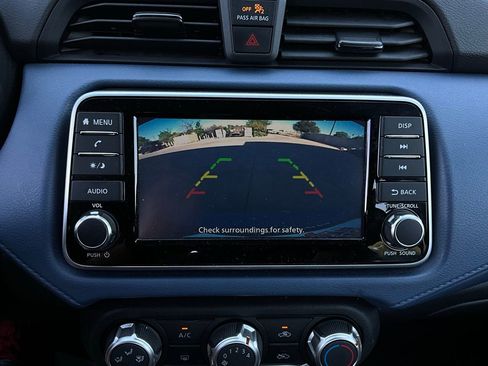 Used 2025 Nissan Versa SV image 27