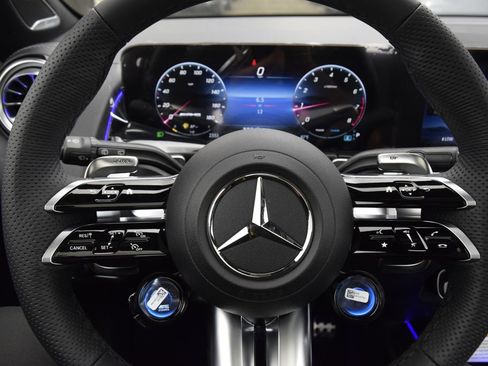 New 2026 Mercedes-Benz GLB 35 AMG 4MATIC image 23