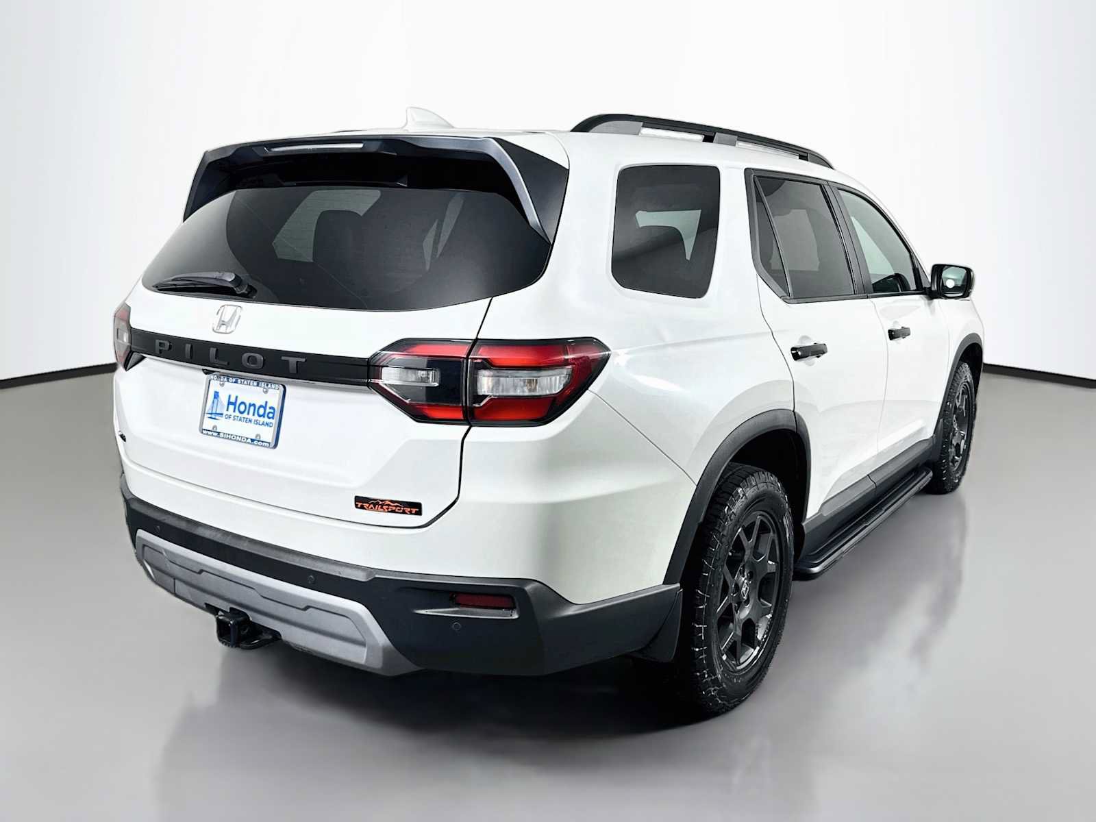 Certified 2024 Honda Pilot TrailSport image 7