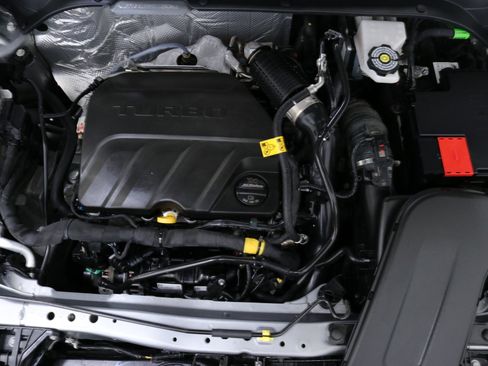 Used 2024 Chevrolet Trax LS image 33