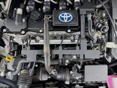 Used 2022 Toyota Corolla LE FWD image 37