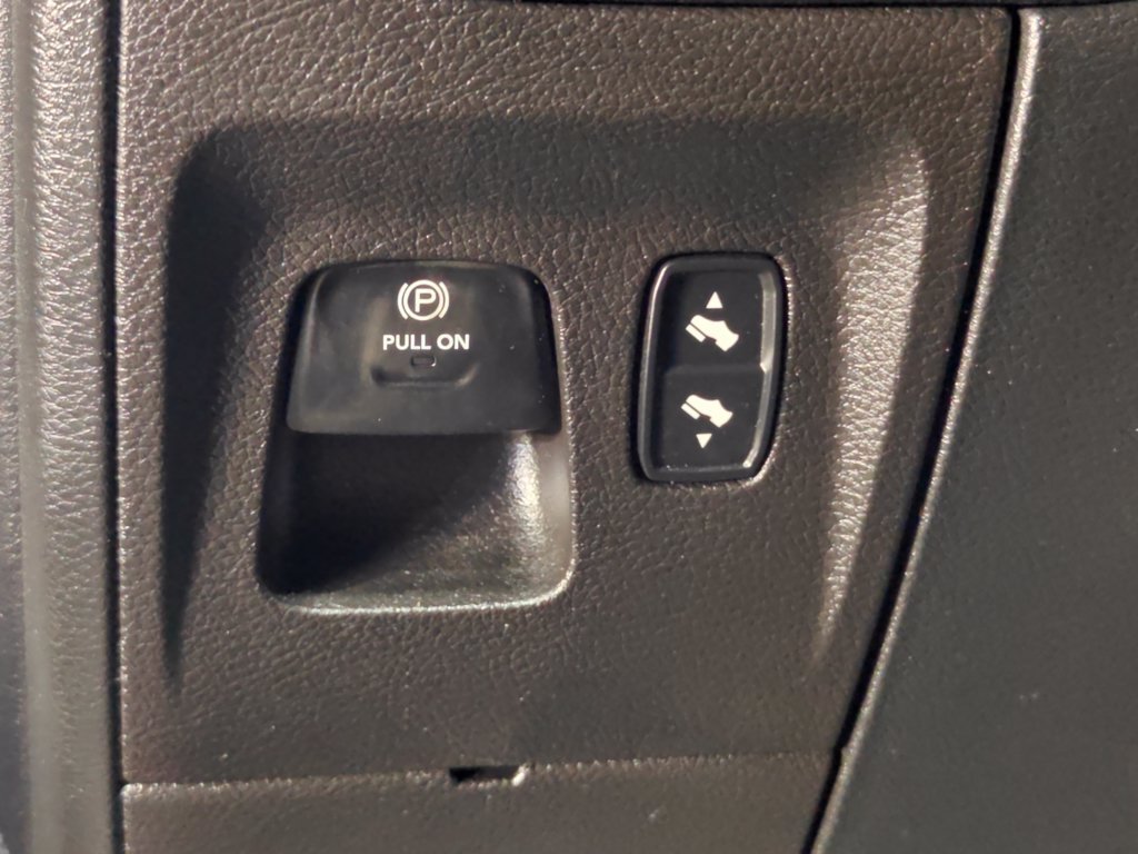 Used 2021 RAM 1500 Big Horn AWD/4WD image 10