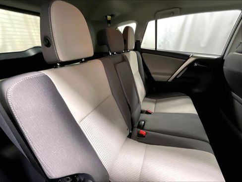 Used 2014 Toyota RAV4 XLE image 16