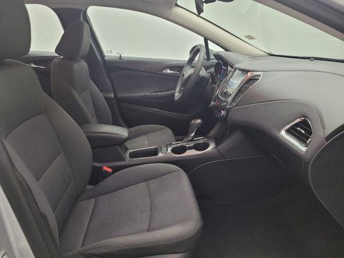 Used 2018 Chevrolet Cruze LT w/ Convenience Package FWD image 21