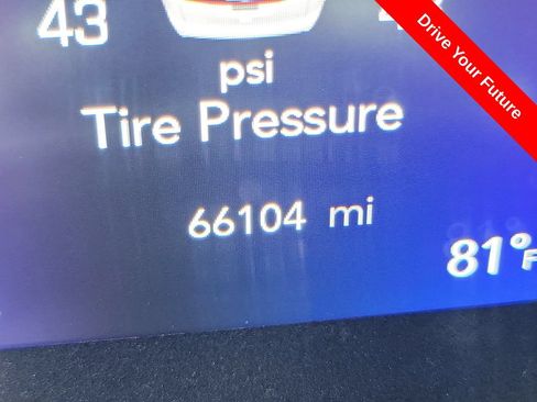Used 2023 Chrysler Pacifica Touring-L FWD image 8
