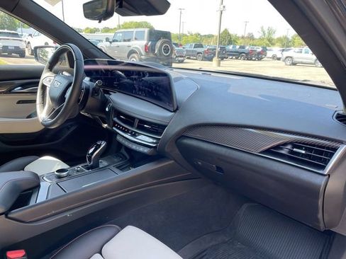Used 2025 Cadillac CT5 V w/ LPO, ONYX Package AWD/4WD image 29