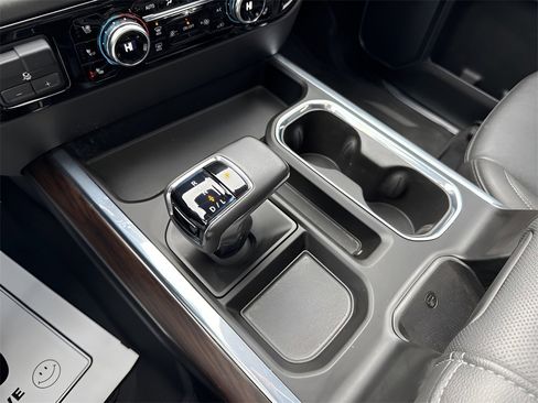 Used 2022 GMC Sierra 1500 SLT w/ SLT Convenience Package image 30