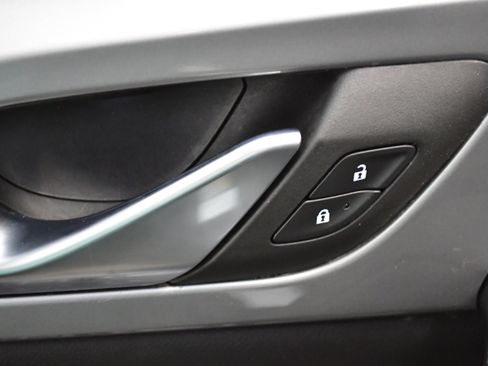 Used 2025 Chevrolet Blazer LT image 16