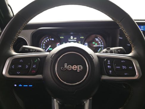 Used 2024 Jeep Wrangler Unlimited Sahara AWD/4WD image 33