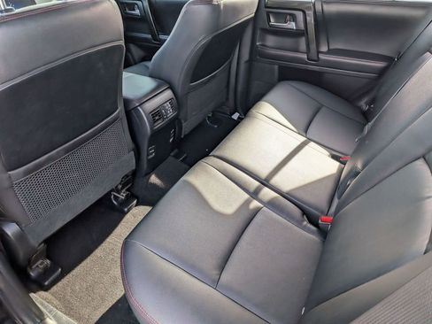 Used 2019 Toyota 4Runner TRD Off-Road Premium AWD/4WD image 31