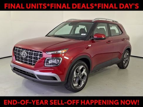 Certified 2024 Hyundai Venue SEL image 4