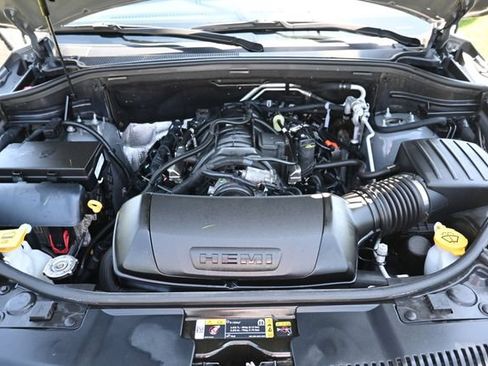 Used 2025 Dodge Durango R/T AWD/4WD image 15