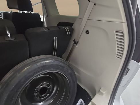 Used 2022 Chrysler Voyager LX FWD image 38