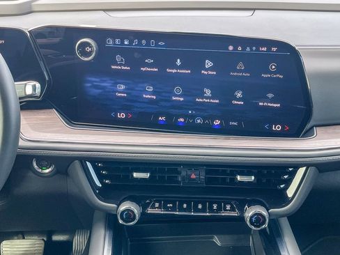 Used 2026 Chevrolet Suburban LS image 12