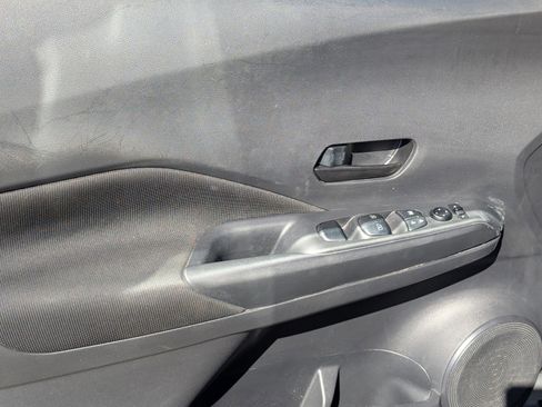 Used 2021 Nissan Kicks S image 13