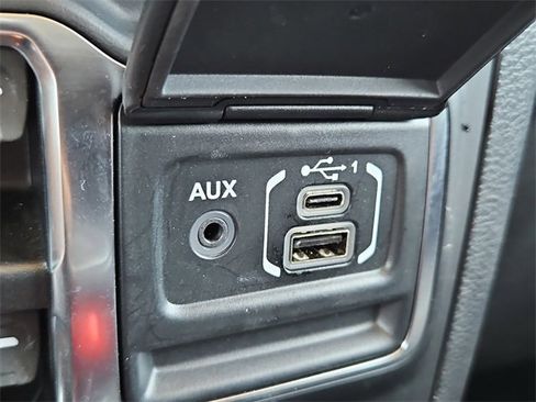 Used 2021 Jeep Wrangler Unlimited Sahara image 24