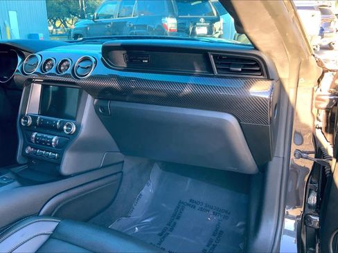 Used 2022 Ford Mustang Shelby GT500 w/ Carbon Fiber Track Pack image 18