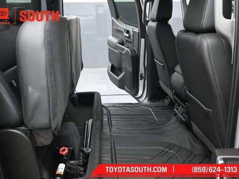 Used 2019 Chevrolet Silverado 1500 LTZ AWD/4WD image 29