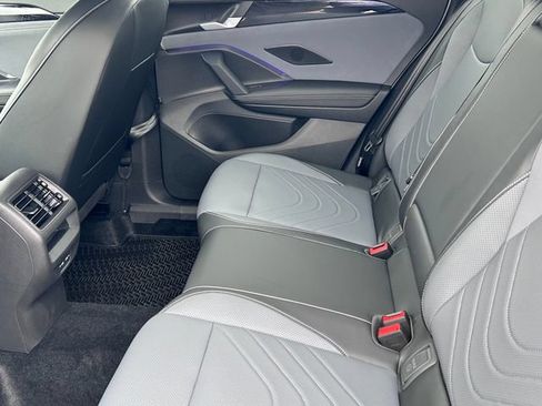 New 2026 Volkswagen Tiguan SE R-Line FWD image 20