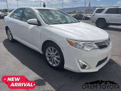 Used 2014 Toyota Camry XLE w/ Convenience Package image 11